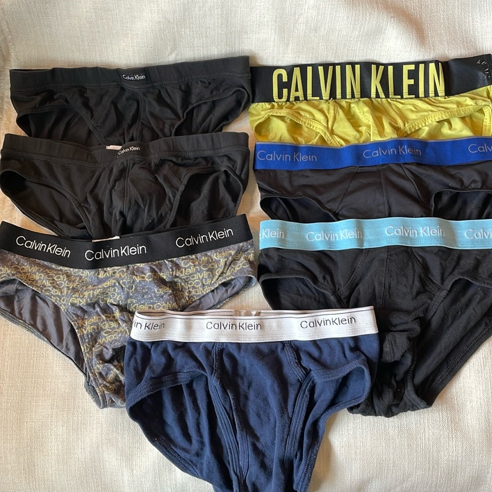 Lot of 5 men’s Calvin Klein briefs medium